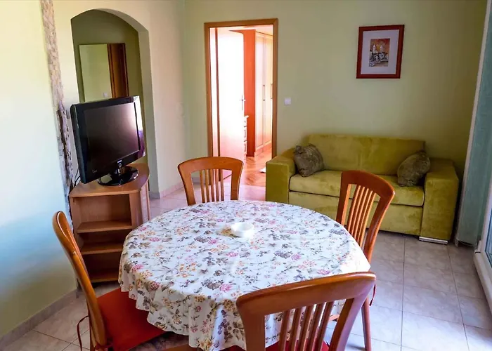 23 Apartment