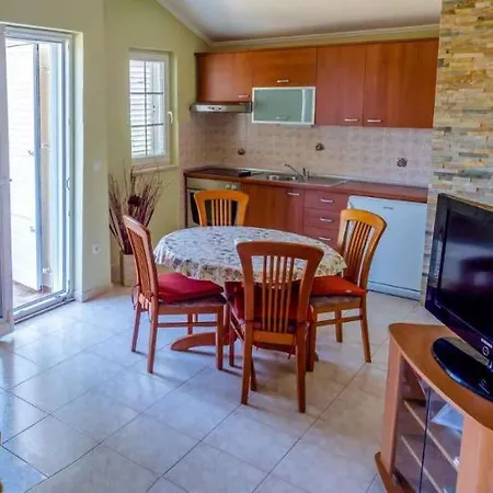 Apartment 23 *